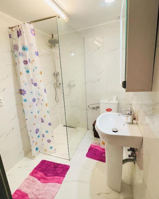 Lavender Luxury Apartment Орадя Экстерьер фото